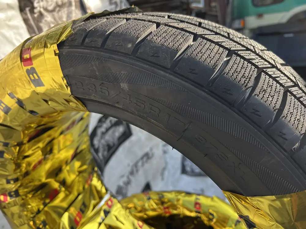 Шины зима BOTO 235/45 R17 97S BS68