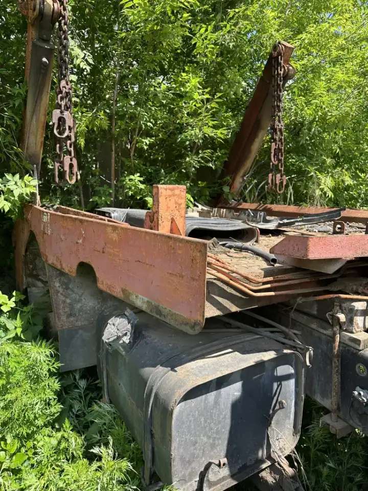 Маз - 555082, мусоровоз