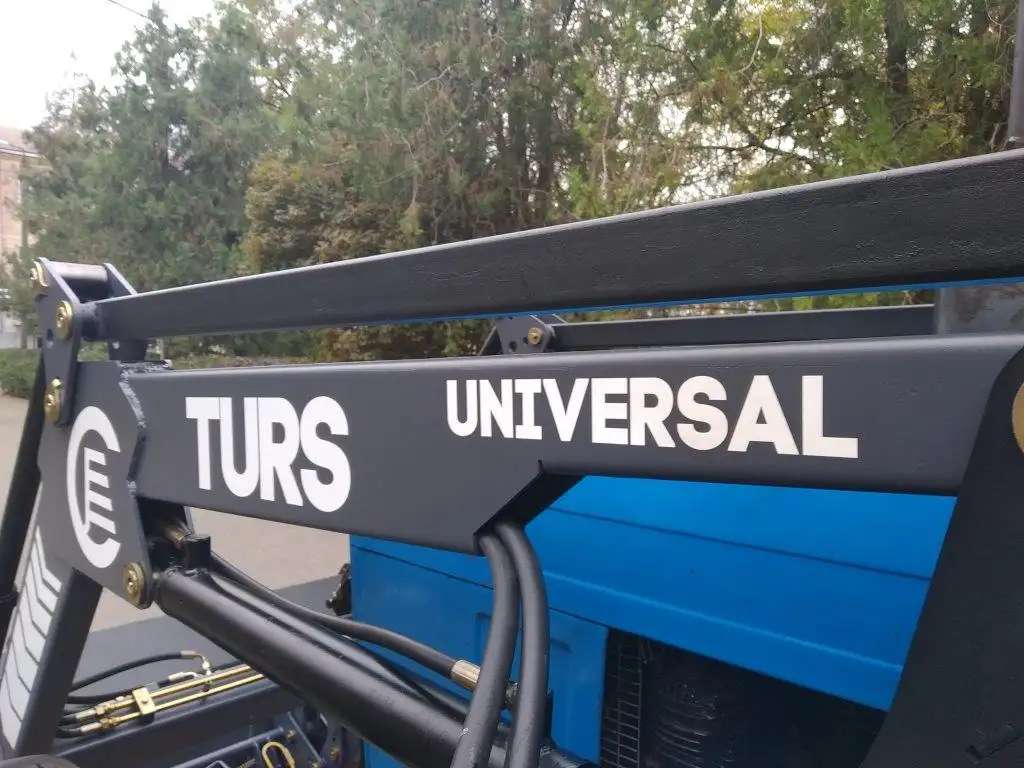 Фронтальный погрузчик КУН TURS-1000У-0П с еврорамкой