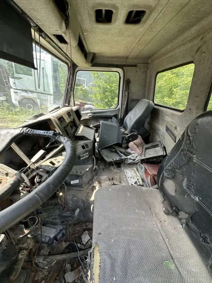 Маз - 555082, мусоровоз