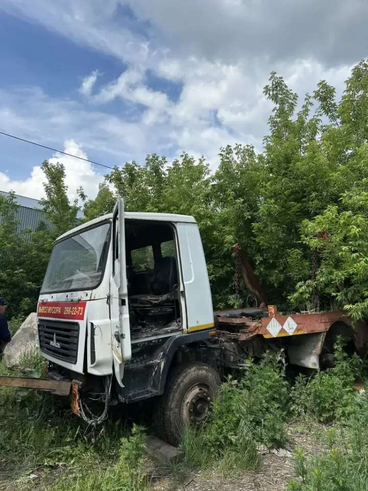 Маз - 555082, мусоровоз