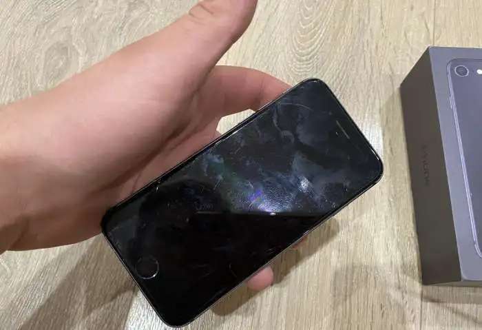 Продаю айвошку )