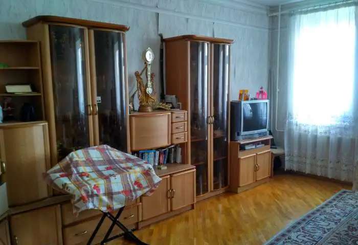 продаю 1/2 долю в квартире, гвардейская д 56 кв 6