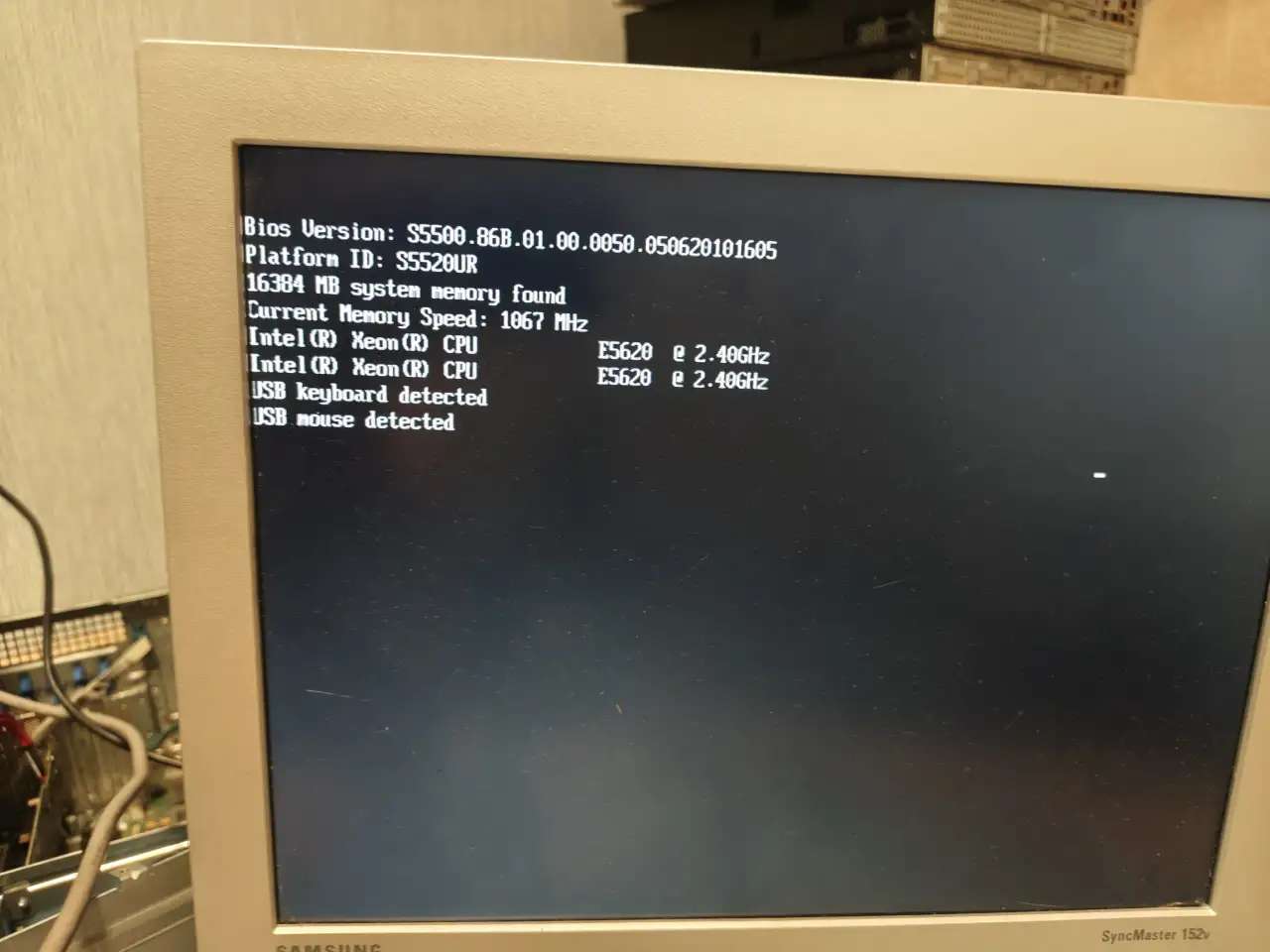 1U Intel SR1625UR . XEON E5620 2шт,
