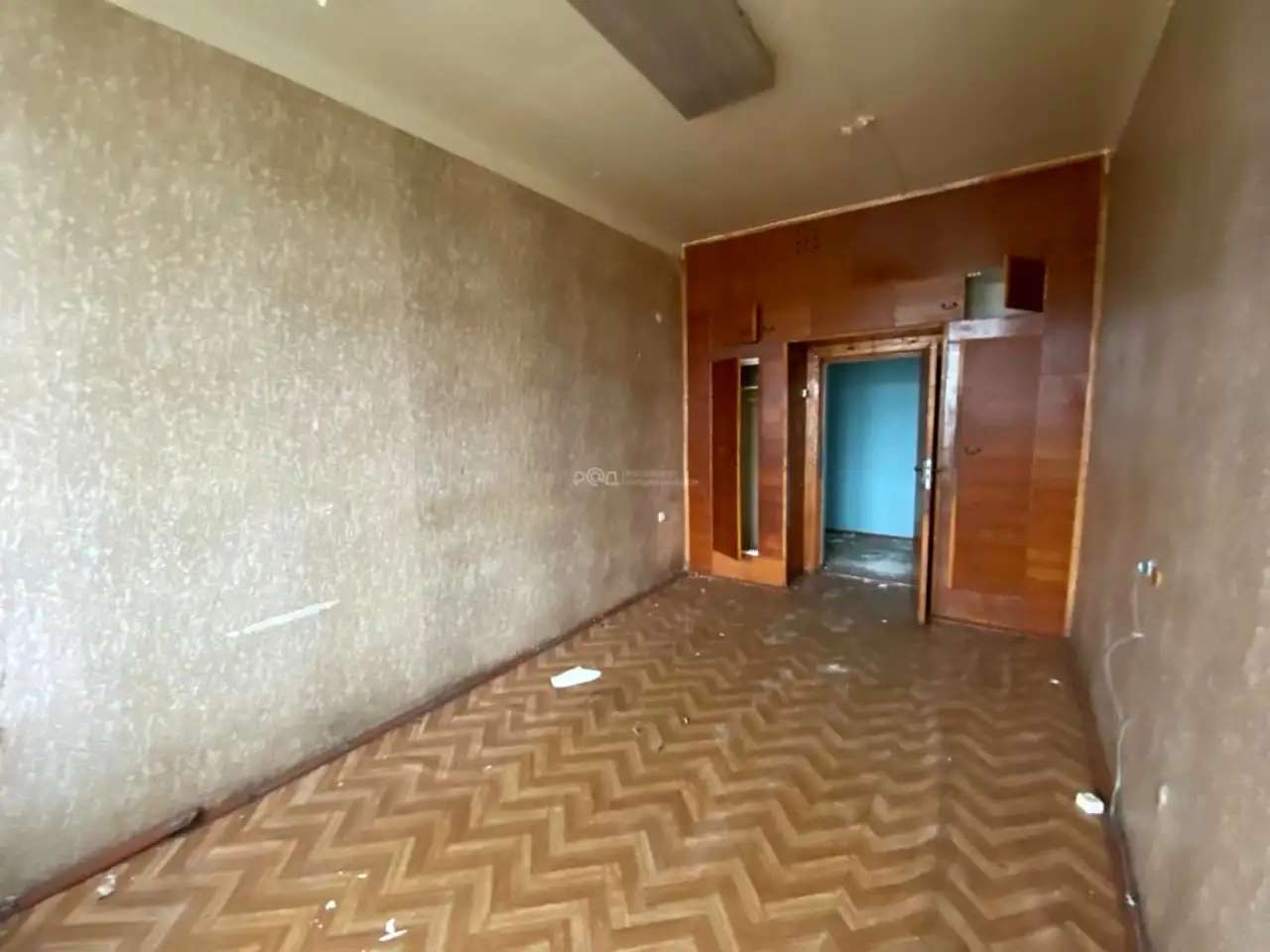 Продается здание 1120.3 м2, аэропорт территория, 1а