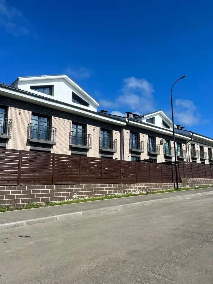 Квартира, 2 эт., Микрорайон хрустальный парк, Французский квартал у