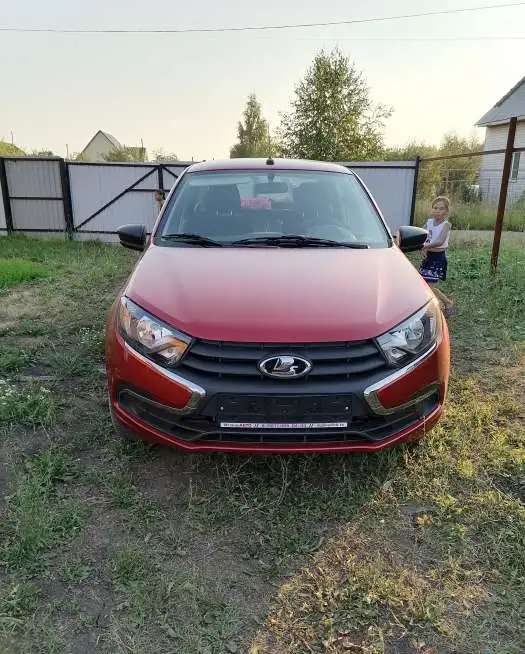 Продаю авто Лада Гранта