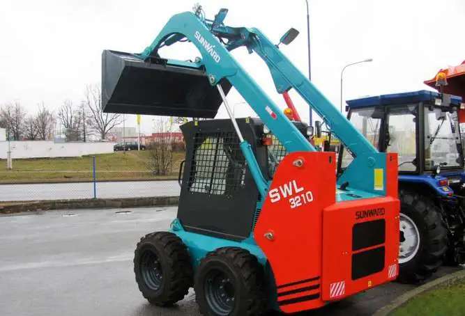 Мини погрузчик SUNWARD SWL3210