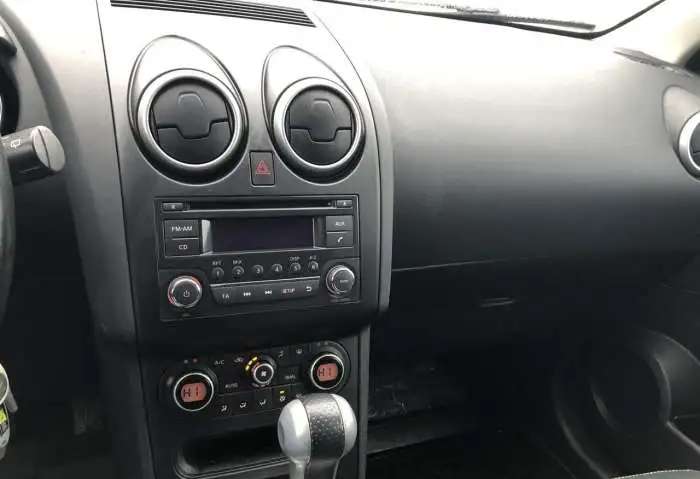 Nissan Qashqai, цвет черный