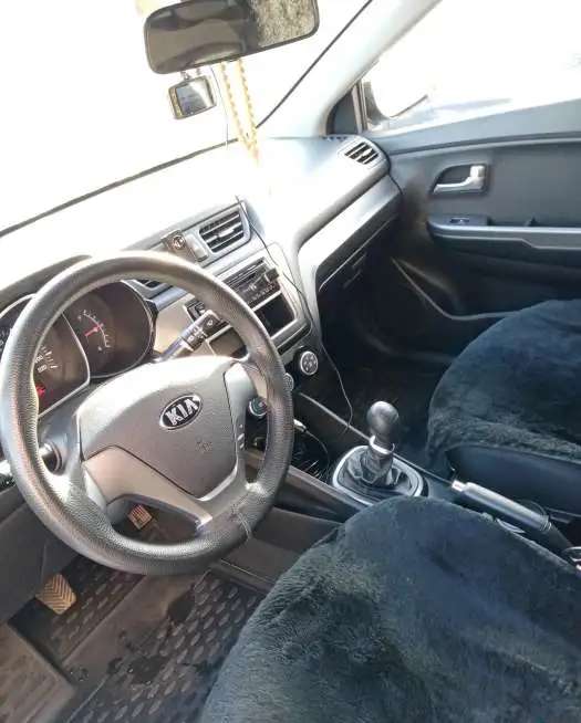 Продам машину Kia Rio