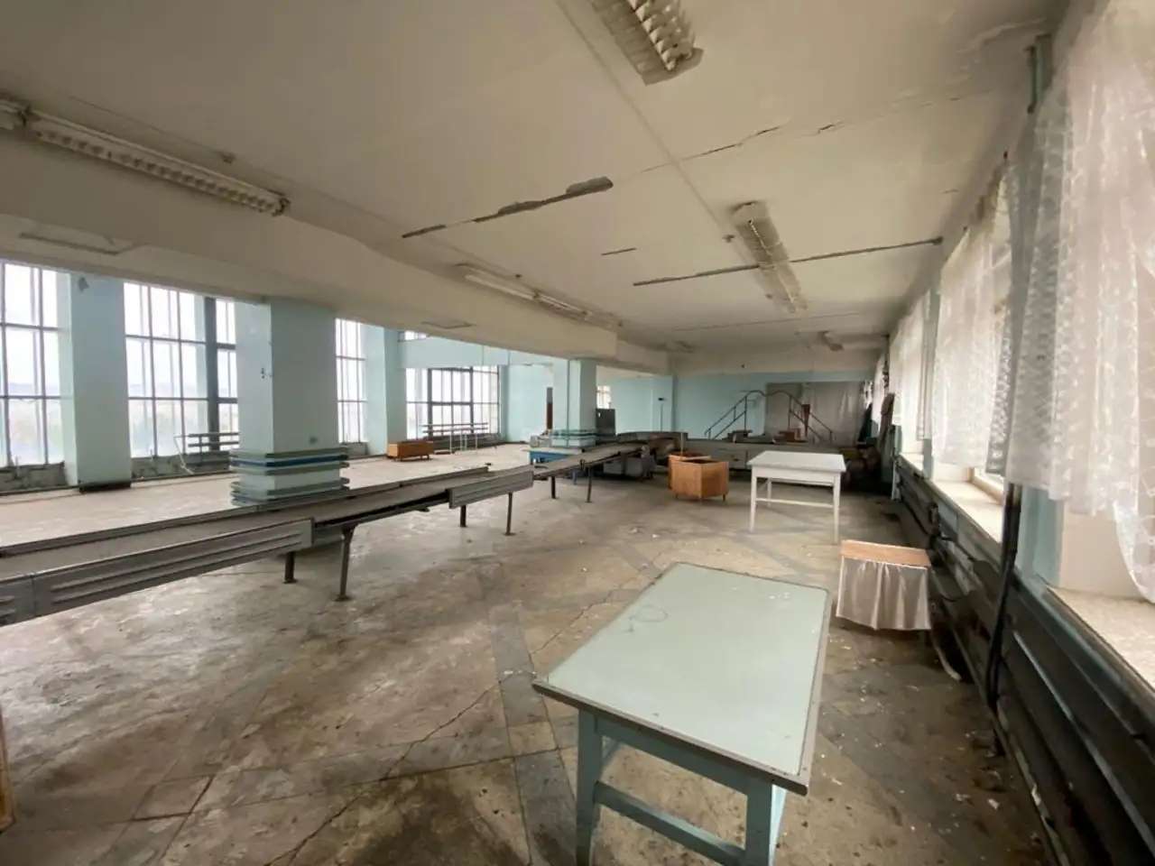 Продается здание 1120.3 м2, аэропорт территория, 1а
