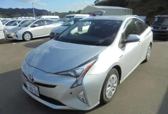 TOYOTA PRIUS ZVW50 2017 Г ПРОДАЕТСЯ В ОТЛИЧНОМ СОСТОЯНИИ С АУКЦИОНОВ ЯПОНИИ ПОД ЗАКАЗ
