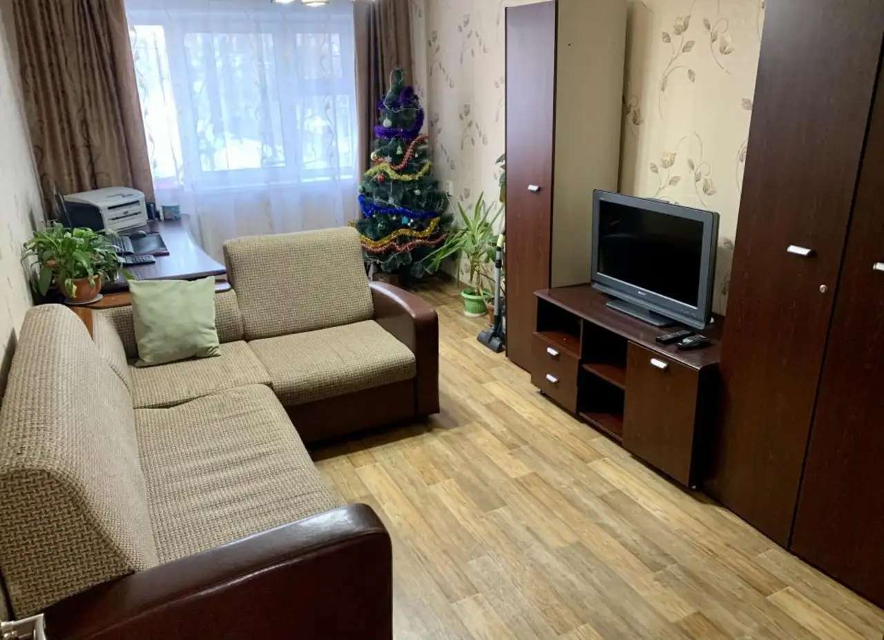 Квартира, 2 эт., Ленинский, Розы люксембург, 215а