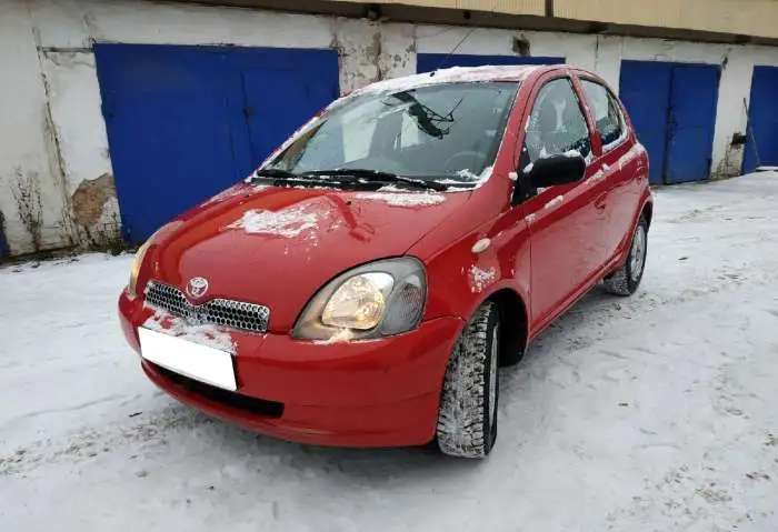 toyota yaris 2001