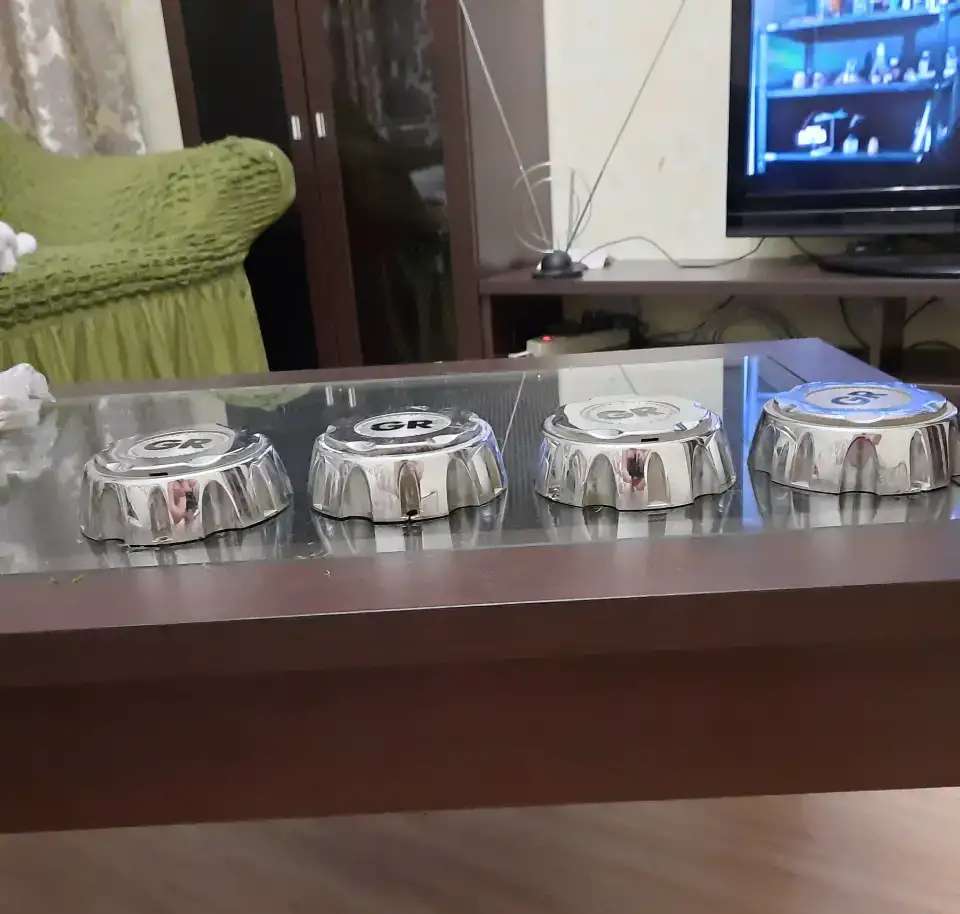 Продам колпаки для литых дисков