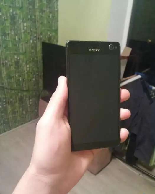 продаю телефон sony xperia c4 e5303