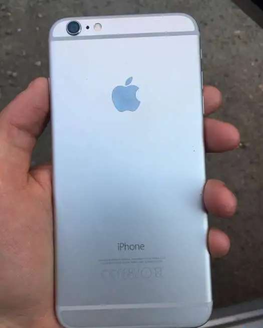 Iphone 6+,16 ГБ, б/у, имеется коробка,наушники