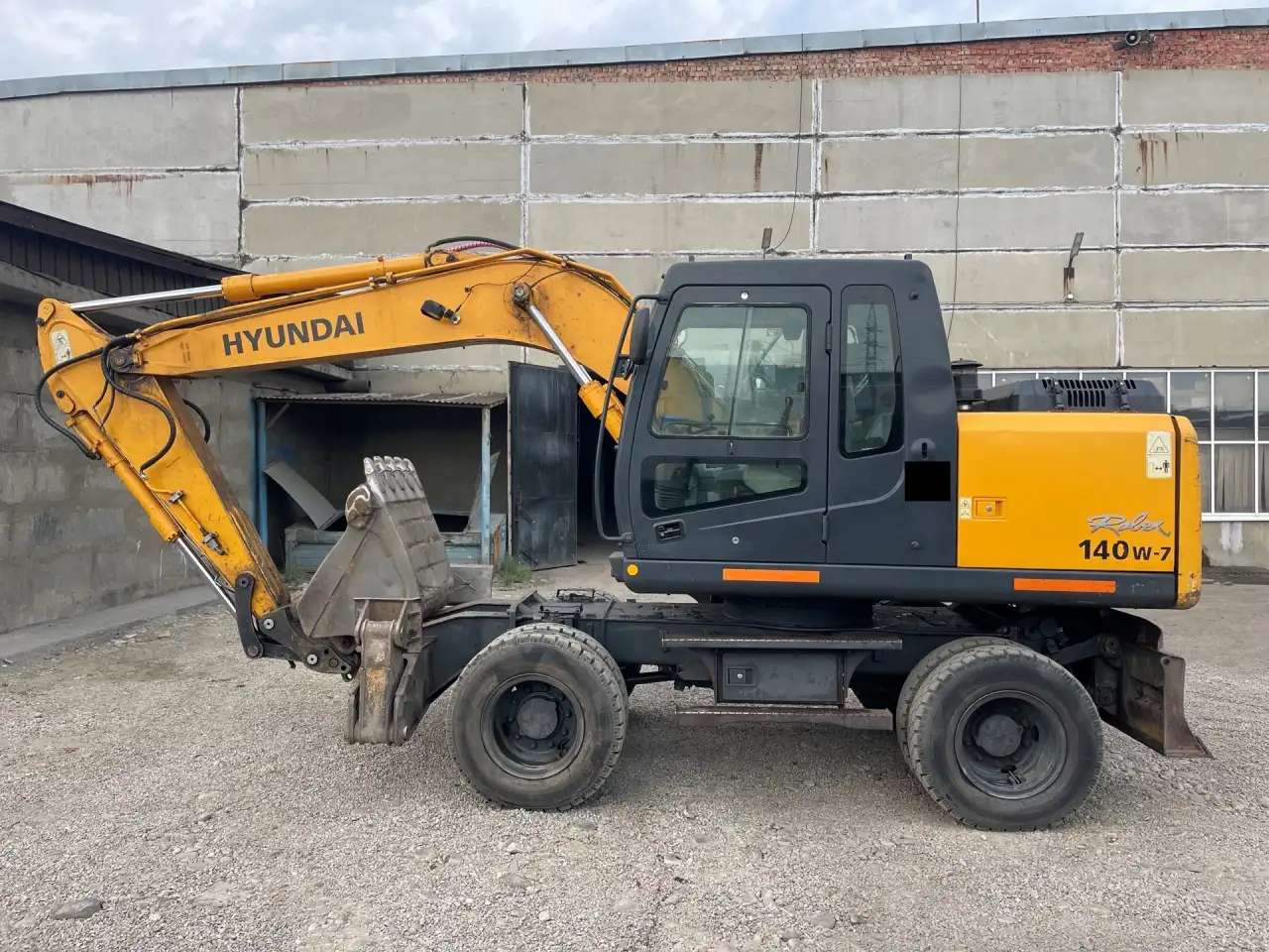 Продается экскаватор Hyundai R140W-7, 2011 г.в.