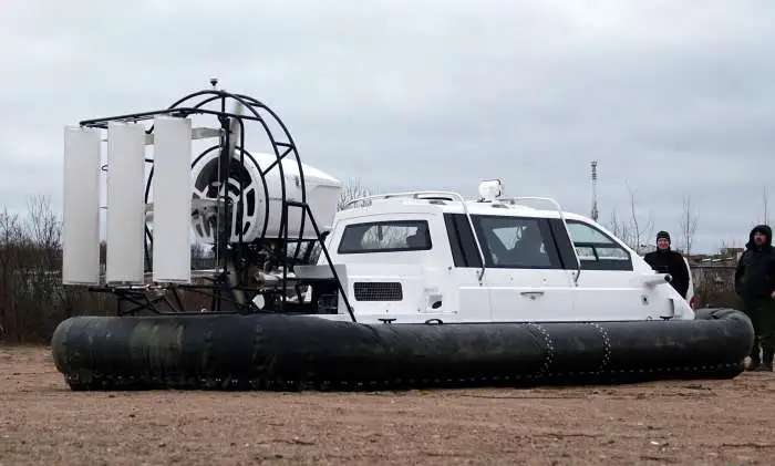 Судно проекта Christy-6146 FC на воздушной подушке.
