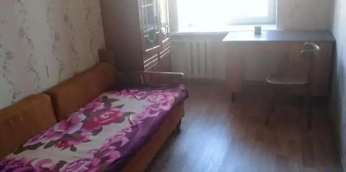 СДАМ секцию в трехкомнатной квартире КРУПСКОЙ 2