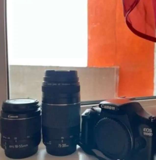 Зеркальный фотоаппаратCanob 1100D
