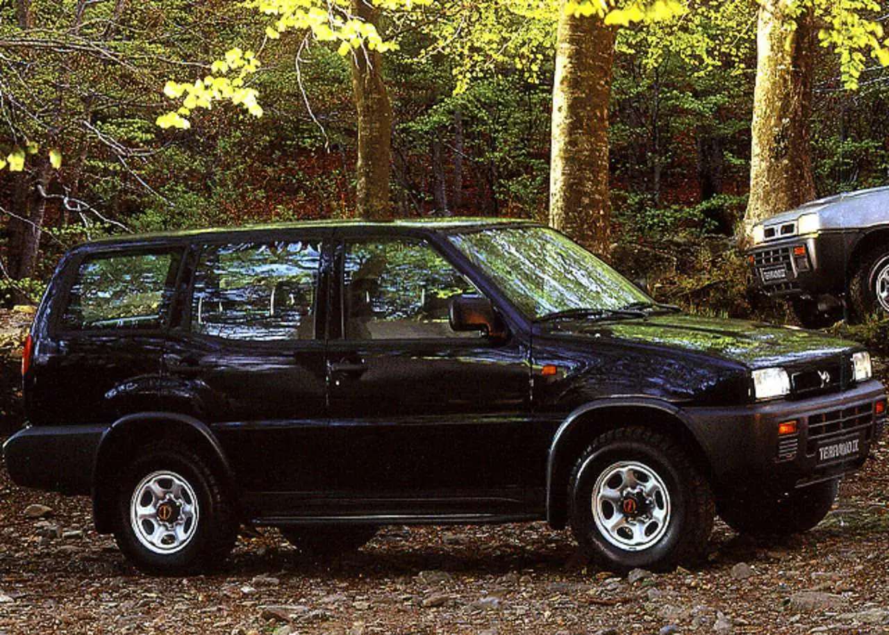 Ниссан Террано 2 1995 год 2.4 бенз. 2.7 ТД