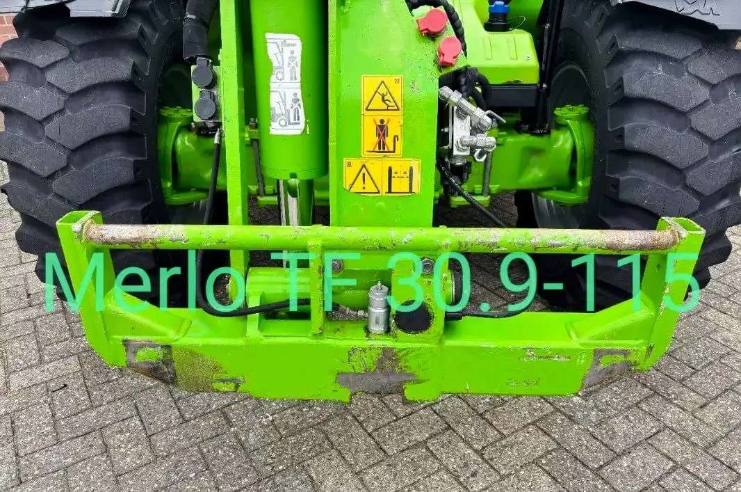 Продам телескопический погрузчик Merlo TF 30.9-115