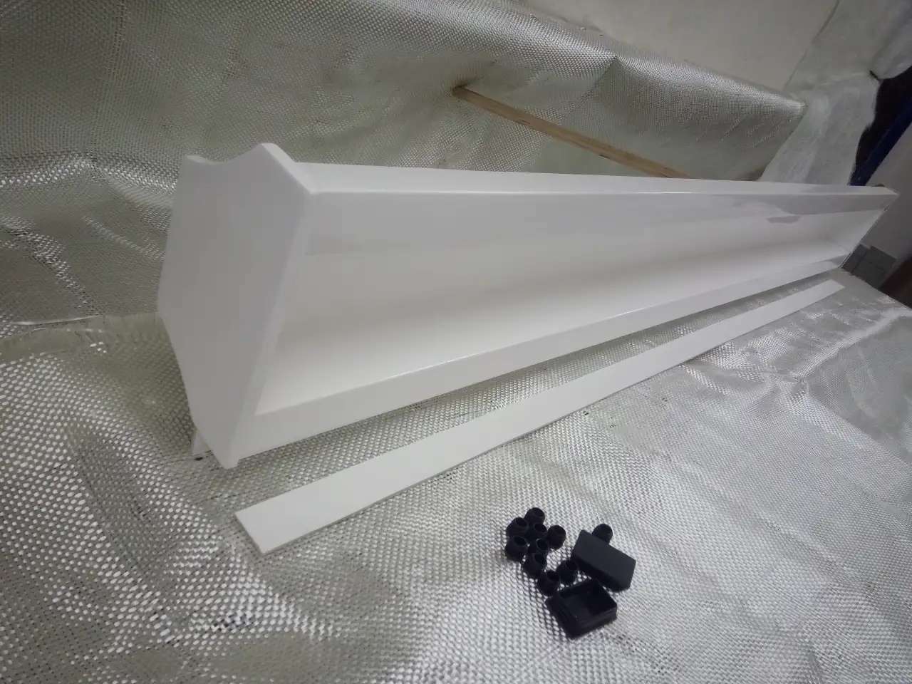 Задний брус противоподкатный отбойник из стеклопластика