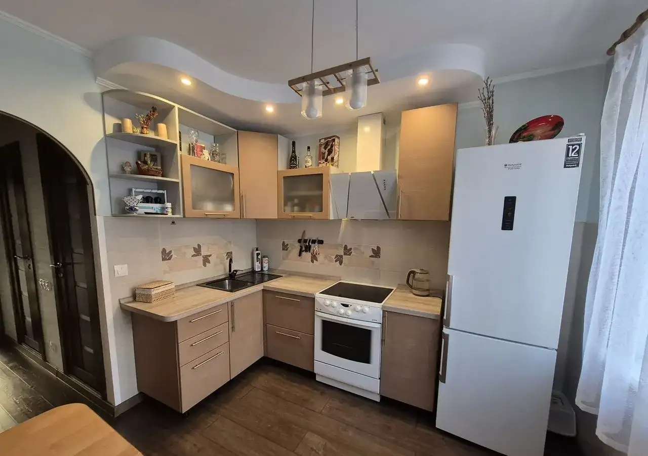 Просторная 3-комнатная квартира на Менжинского, 65,60 м², 4 эт., Железнодорожный, Менжинского 16а