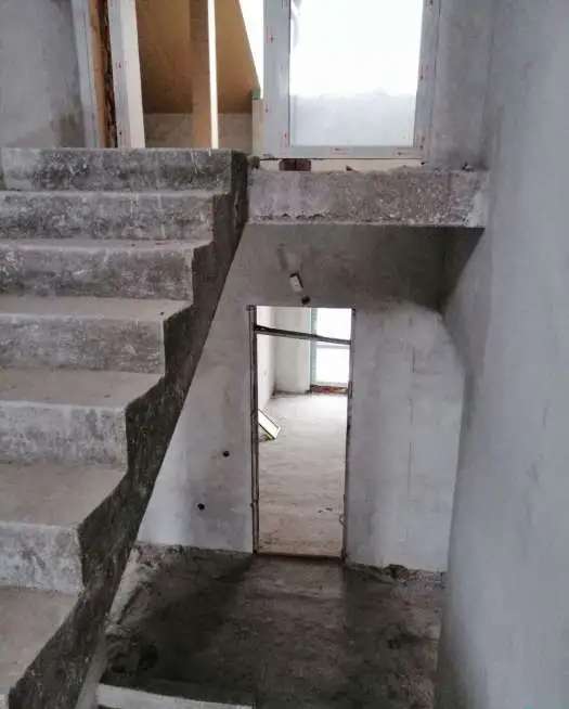 Продам секцию в индивидуальном жилом доме 206,8 м.кв.