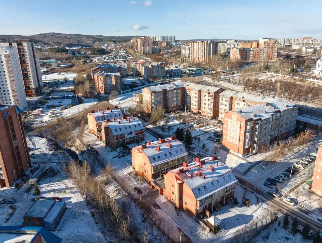 5- ти комнатная квартира с гаражом и собственной территорией., 272,00 м², Стасовой, 23