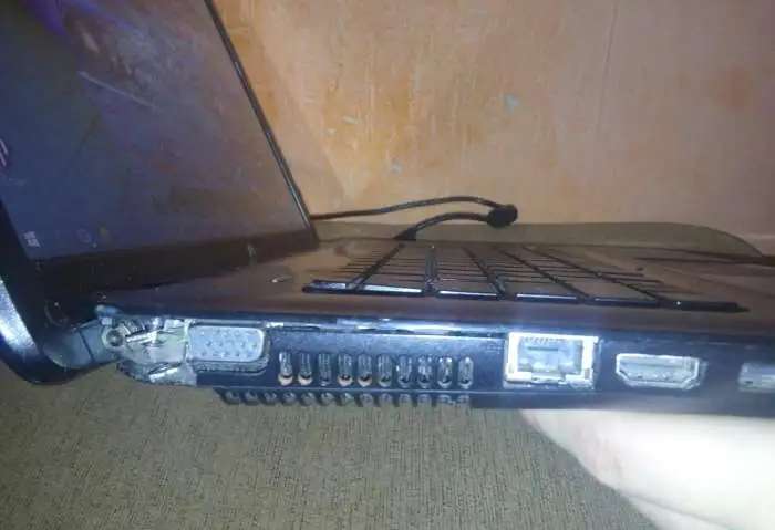 Ноутбук HP 2000