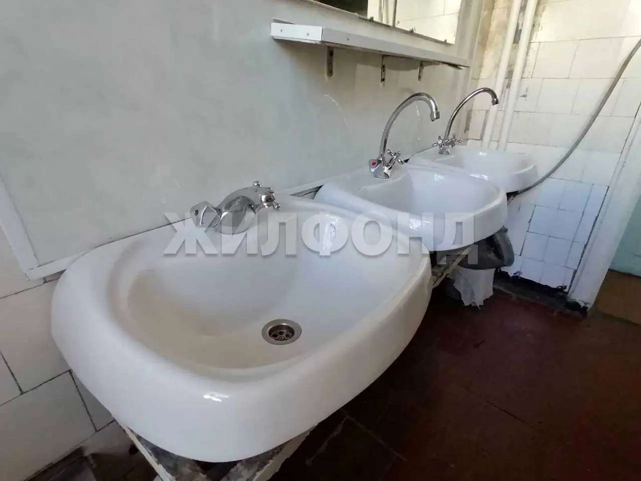 Продается 6 комнат 8 м2 в 6 ком.кв.