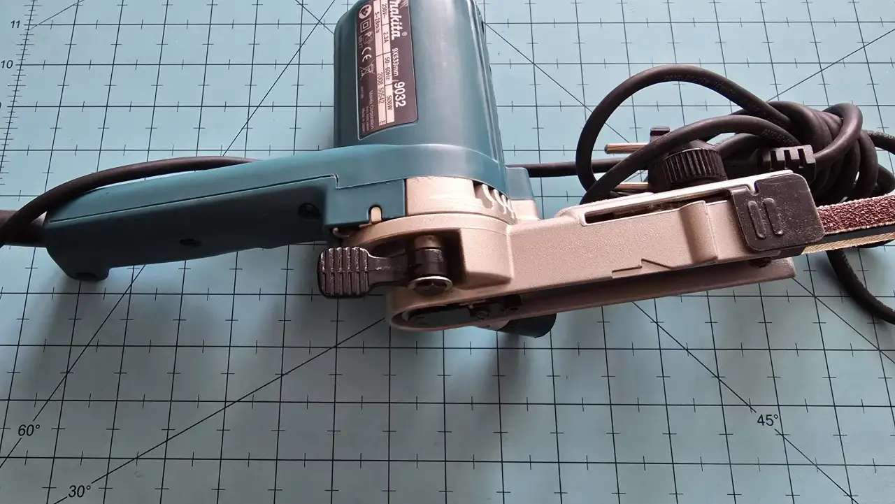 Ленточная шлифмашина Makita 9032