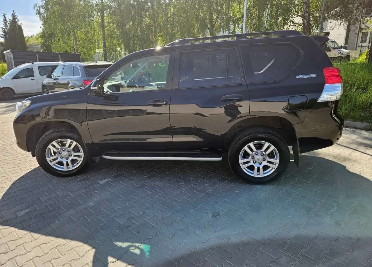 Продам Toyota Land Cruiser LC 3.0 D-4D X 7os