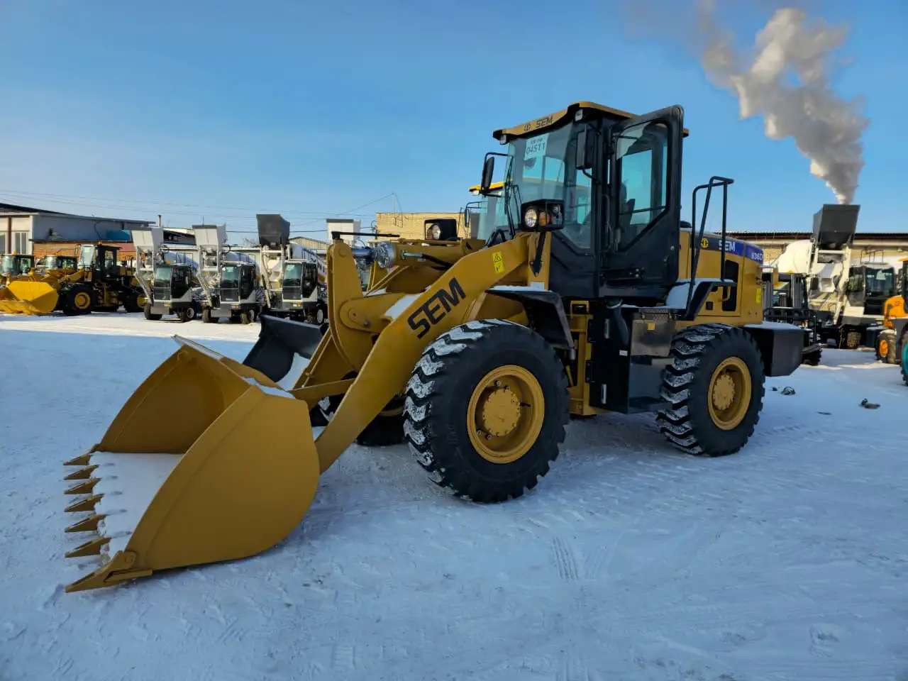 Фронтальный погрузчик SEM 636D