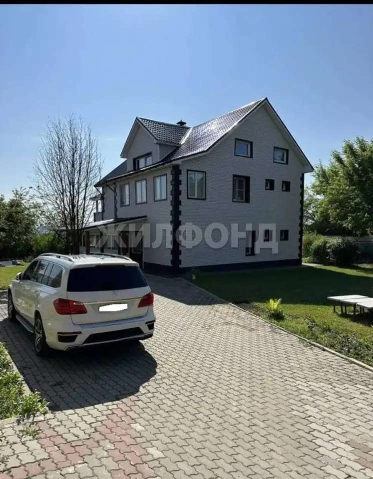 Дом 256.4 м2 на участке 12 сот.
