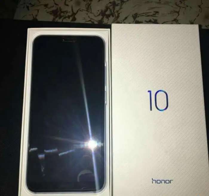 Продам Honor 10. Срочно. В идеальном состоянии. Возможен торг.