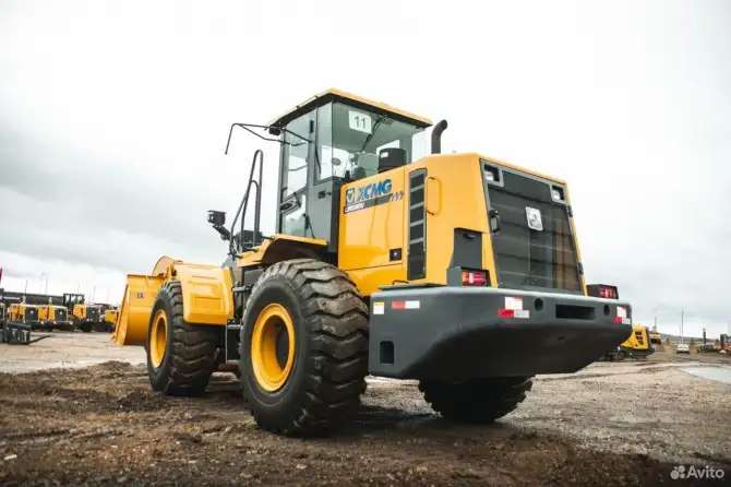 Фронтальный погрузчик LW550RU
