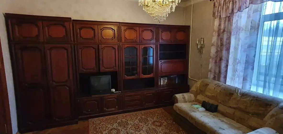 Сдам большую комнату, Гражданский 9
