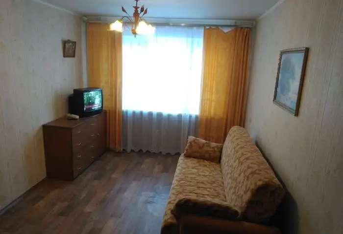 Посуточно двух комнатная у ТРЦ Жар Птица., Адмирала Васюнина 13