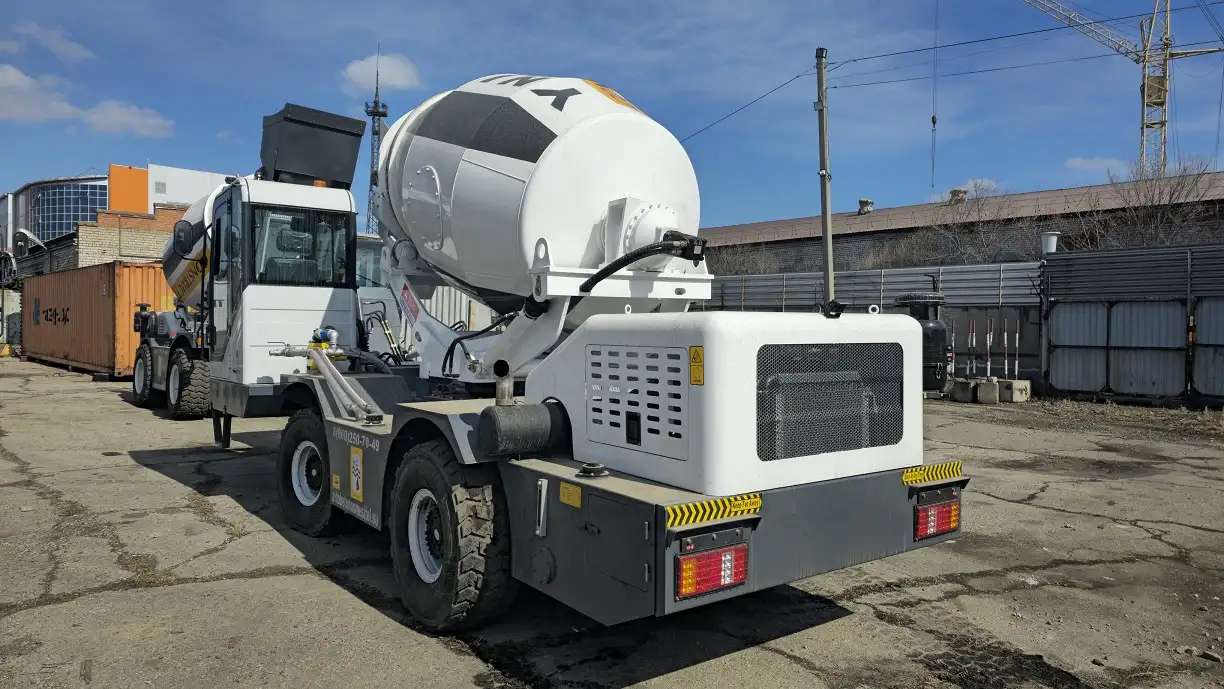 Бетоносмеситель с самозагрузкой YNIX QGMC3000 12 м3час