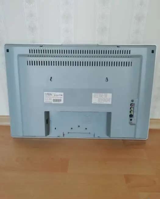 Продам телевизор PHILIPS диагональ 51 см б.у