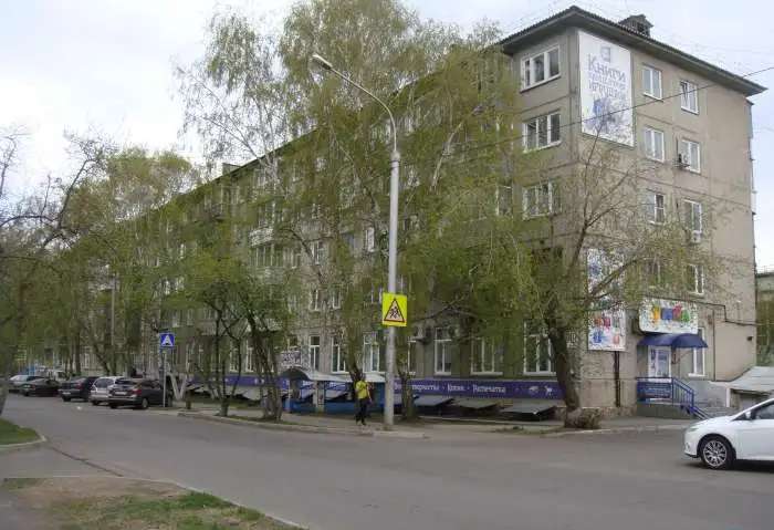 Доля в 4-комн. квартире на ул. Толстого