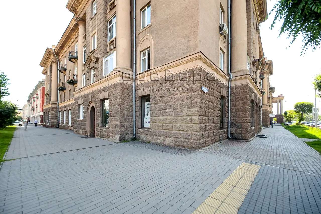 Предлагаем купить торгово-офисное помещение 223,6 м2