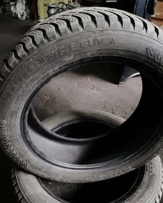 Продам шины Nokian Hakkapelita 8 SUV 235/55 R20