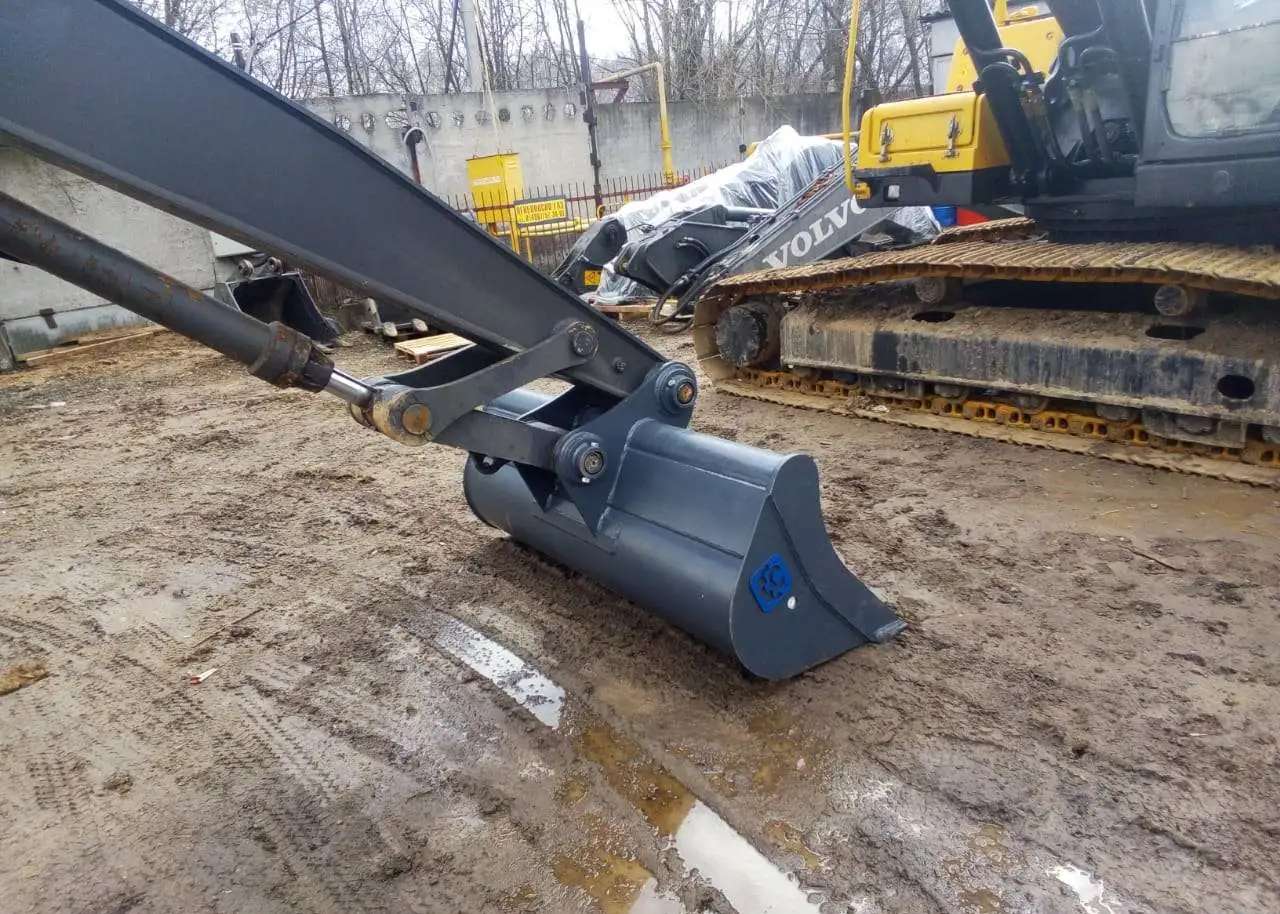 Планировочный ковш CAT325L