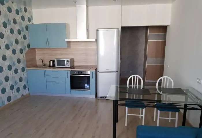 2ком квартира посуточно рядом с трц планета, Петра ломако 8