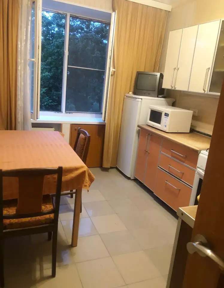 2-х комн.кв на Космонавтов 76 в аренду