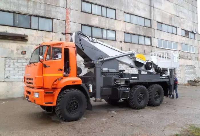 Автовышка Novas-350 35м на шасси Камаз-43118 6x6